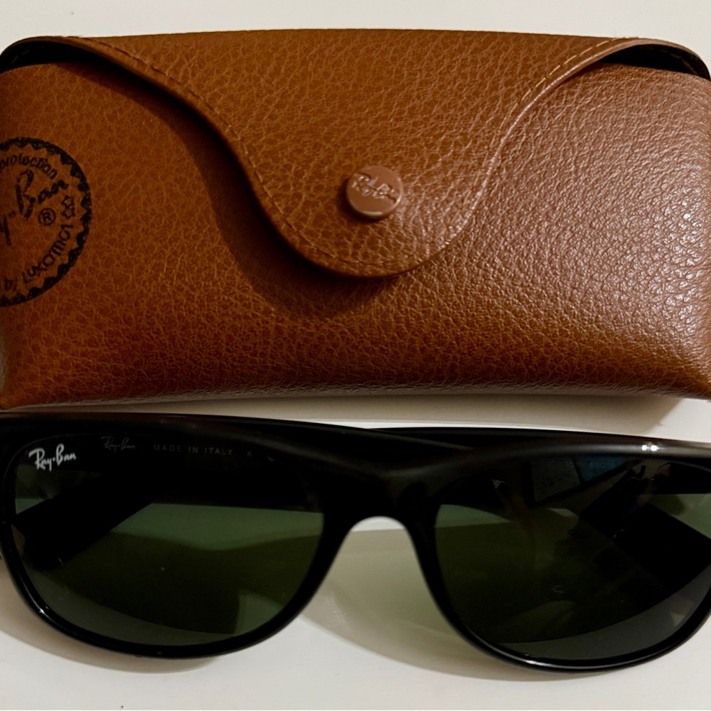 Ray-Ban Black Sunglasses with Tan Case